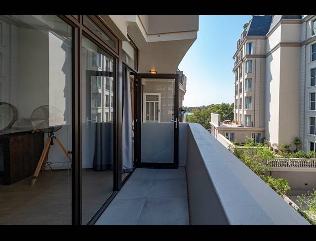 1 BEDROOM APARTMENT FOR SALE IN GREEN POINT